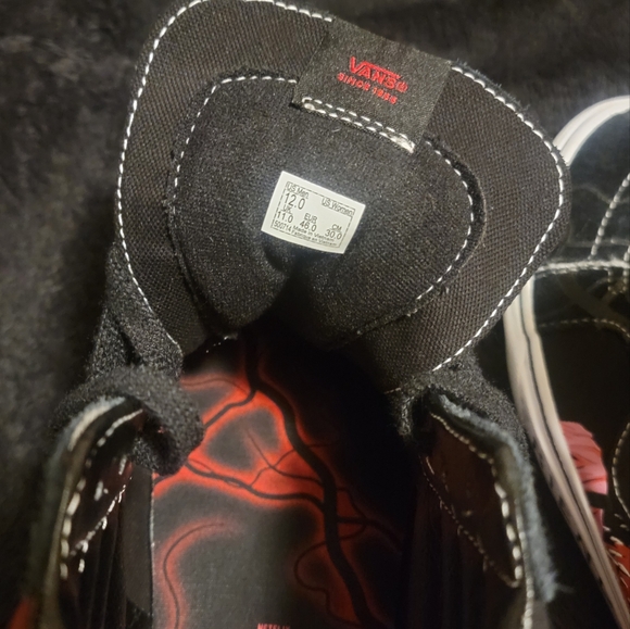 Vans Stranger Things SK8-hi Men's 13 - Picture 3 of 6